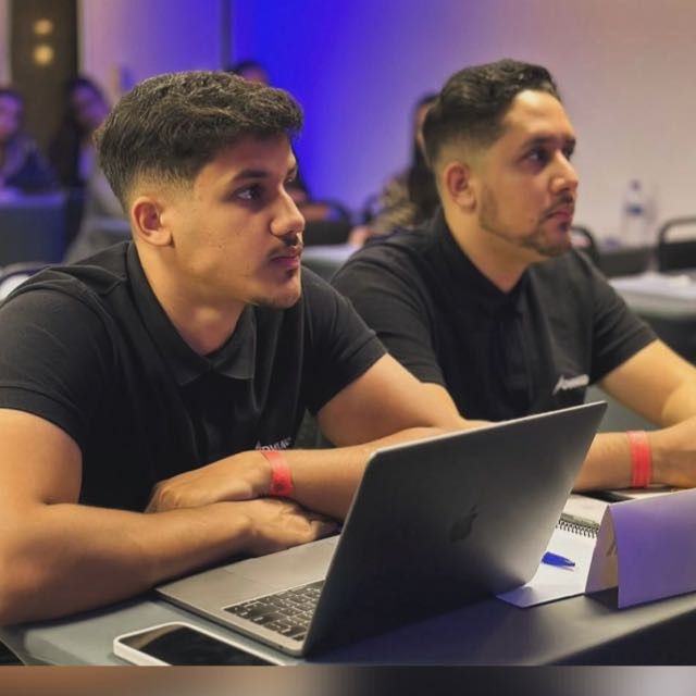 Efraim e Abraão Pinho — fundadores da Marketing Advanced